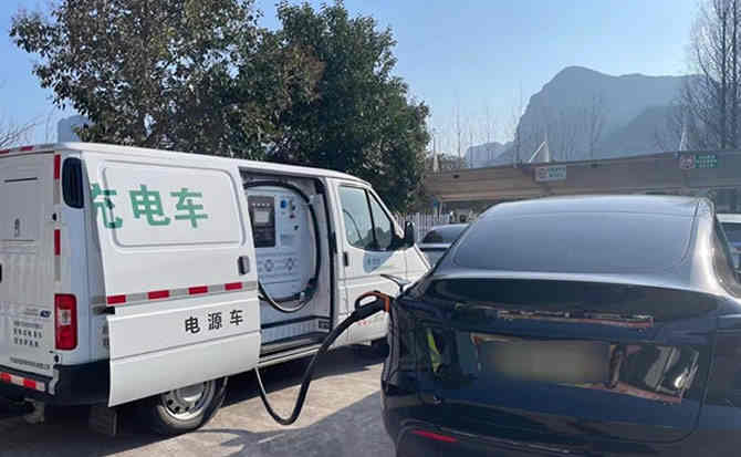 博乐汽车搭电